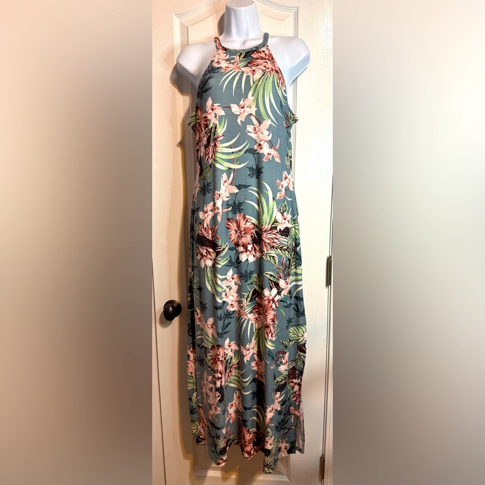 NWOT Love Halter Maxi Dress Floral‎ Print Soft & Flowy- Size XL 🌸✨